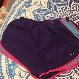Nike shorts size (large)